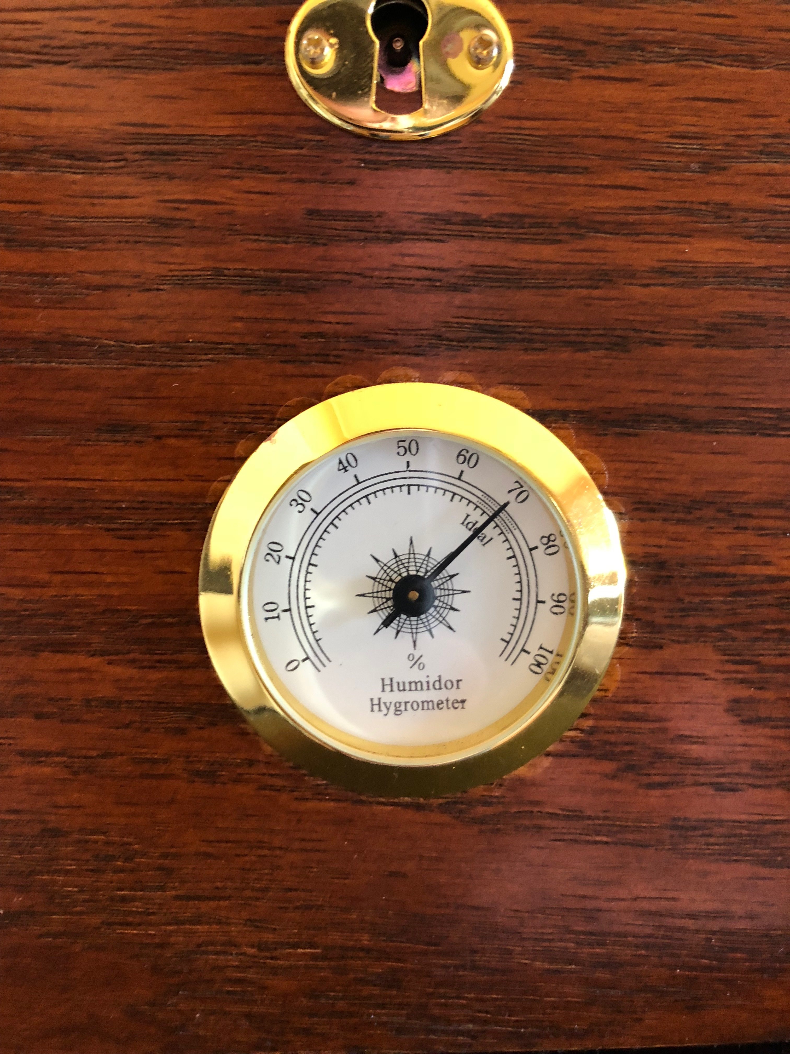 2 Hygrometers agree during salt test, disagree in humidor Accessories
